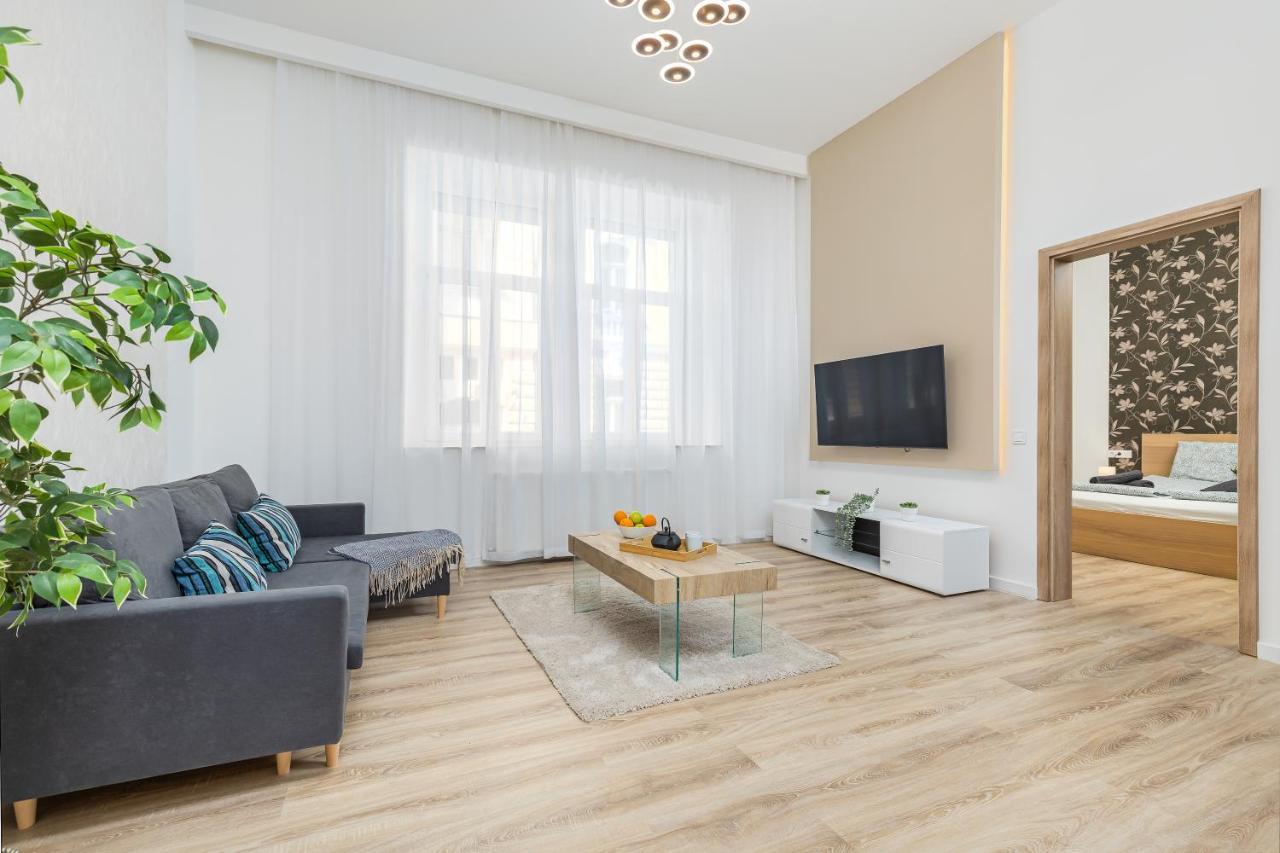 Kmety Deluxe Home With Sauna Будапеща Екстериор снимка