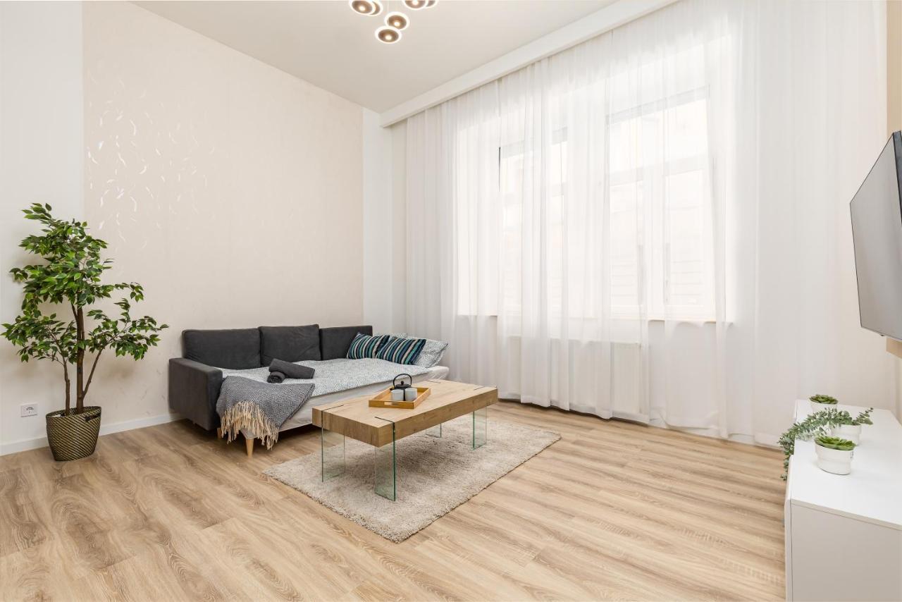 Kmety Deluxe Home With Sauna Будапеща Екстериор снимка